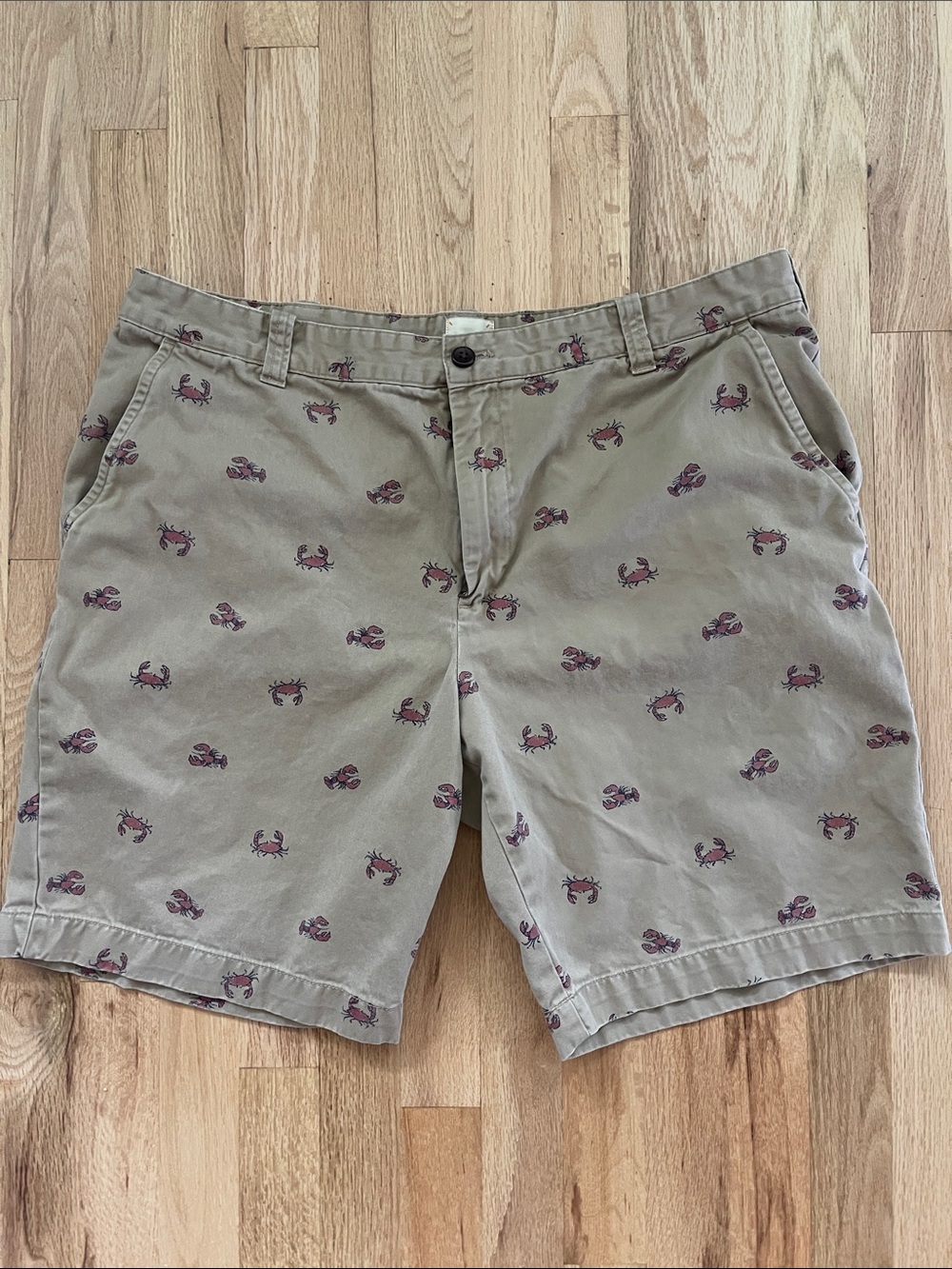 G.H. Bass & Co Men’s Crab Print Shorts- size 38